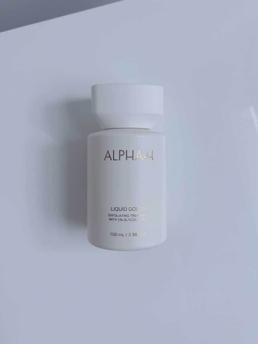 Alpha-H Liquid Gold Exfoliating Treatment with 5% Glycolic Acid - Picture 2 of 7